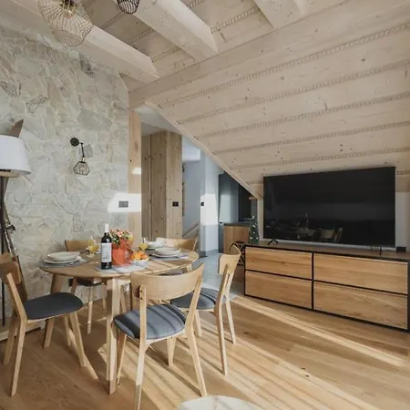 Apartment H900 *