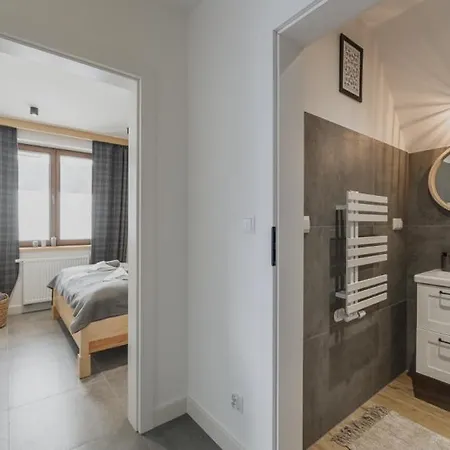 Apartment H900 *